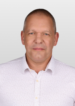 Fotó: Nemzeti Választási Iroda · jelölti portré Cseh Tamás portréja