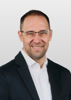 Fotó: Nemzeti Választási Iroda · jelölti portré Dr. Kovács Áron portréja
