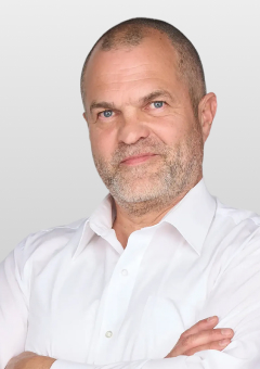 Dr. Sárosi József portréja