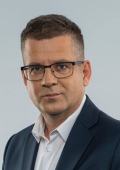 Fotó: Nemzeti Választási Iroda · jelölti portré Dr. Seszták Miklós portréja