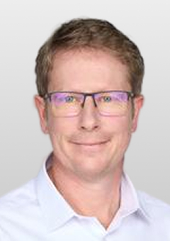 Dr. Simon Krisztián Márk portréja