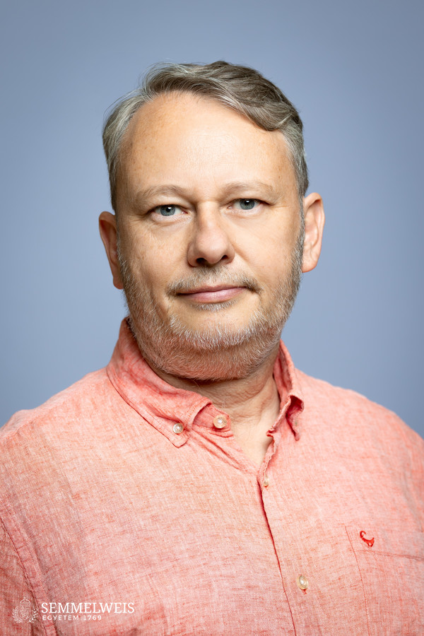Prof. dr. Vokó Zoltán portréja